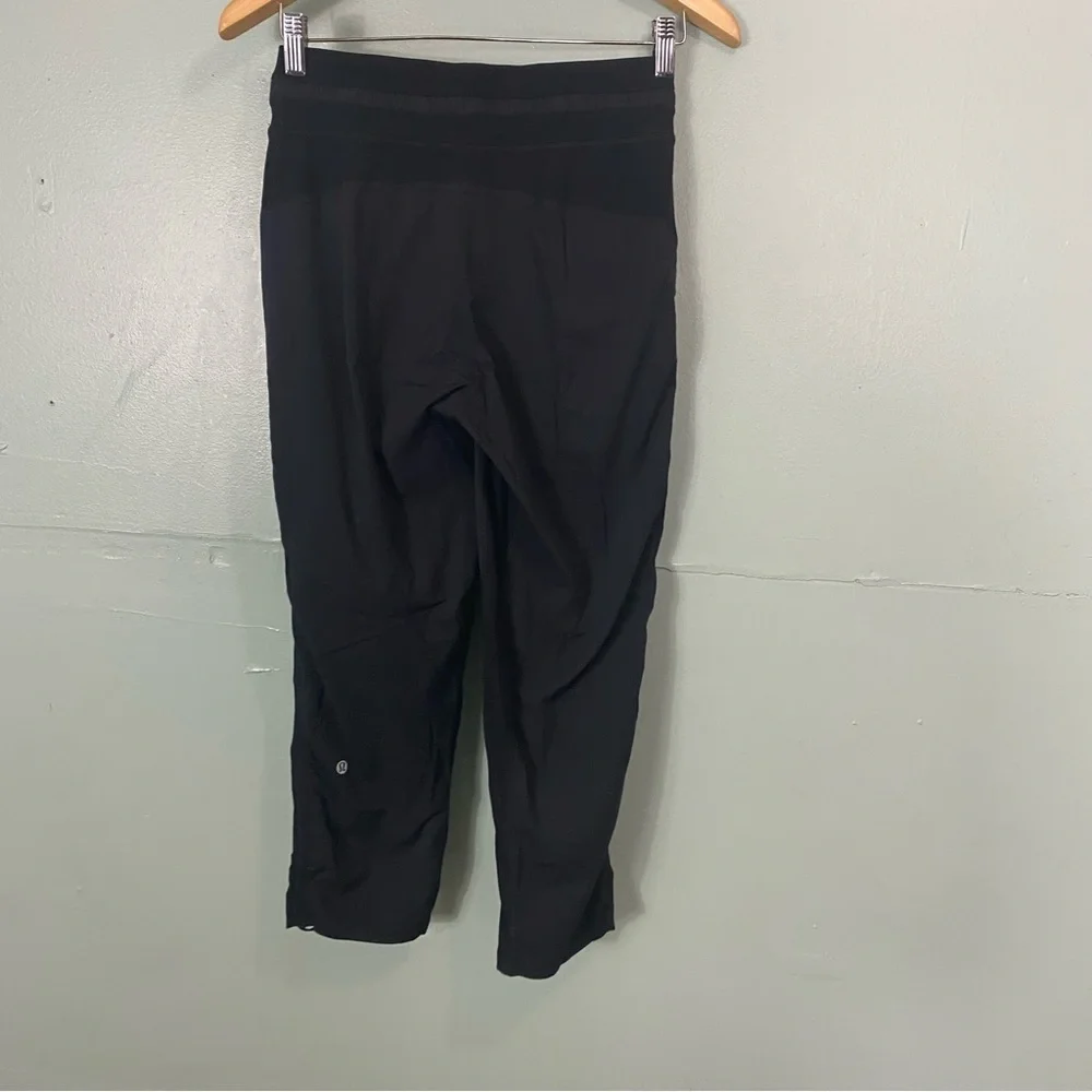 Lululemon Dance Studio Mid-Rise‎ Crop 25
